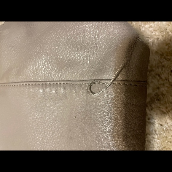 Well loved Michael kors tote - Picture 5 of 6